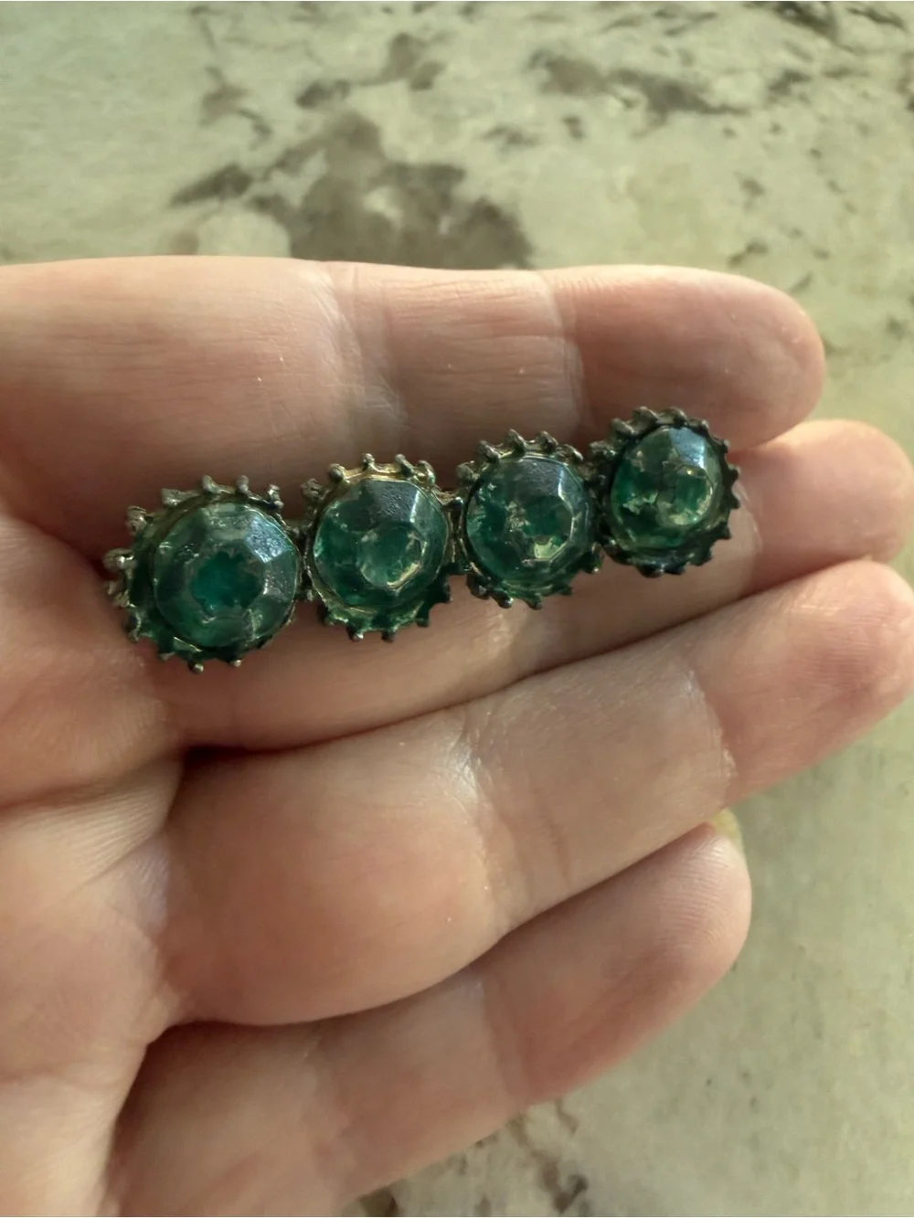 Vintage Antique Early 1900s Green Crystal Four-Stone Bar Pin Brooch Pot Metal‎